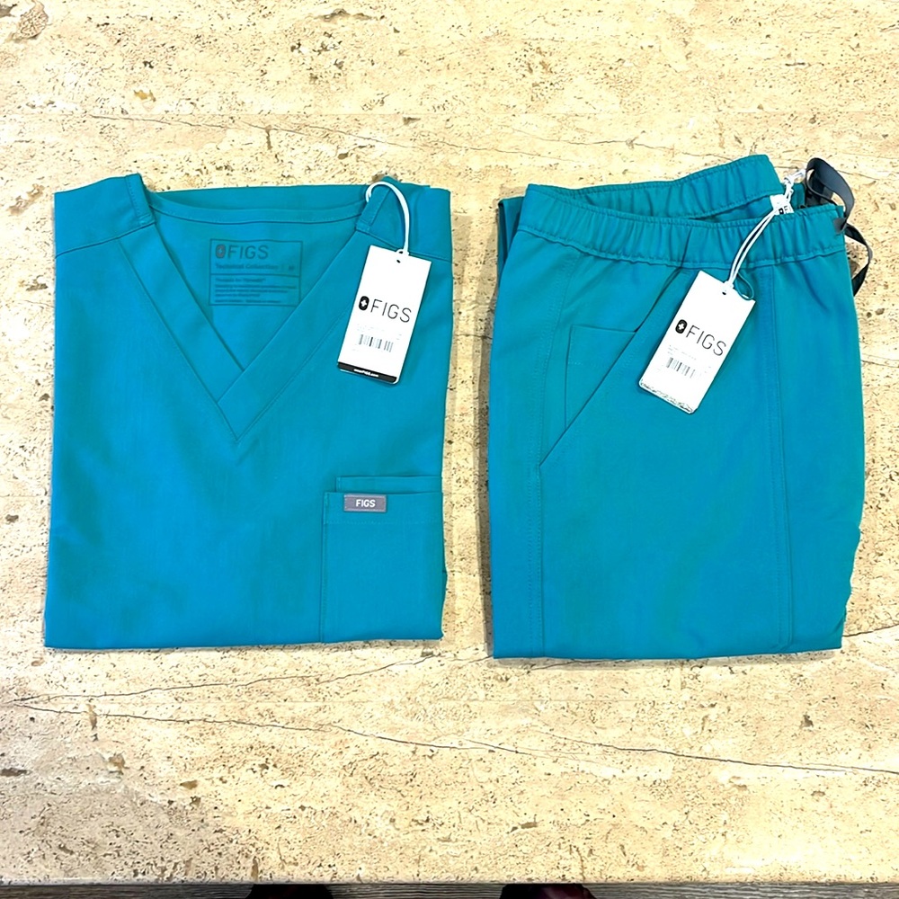 COPY - FIGS SCRUB SET. Medium. Marine.